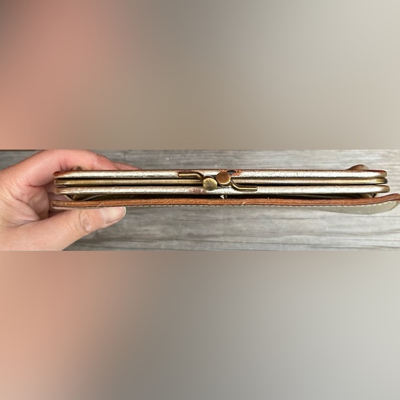 Metallic Gold IL Bisonte Clutch Kisslock Multifunctional Leather Phone wallet - Picture 8 of 12